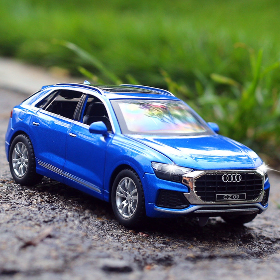 Audi Q8 Metal Car Toys For Kids 1:32 - Blue