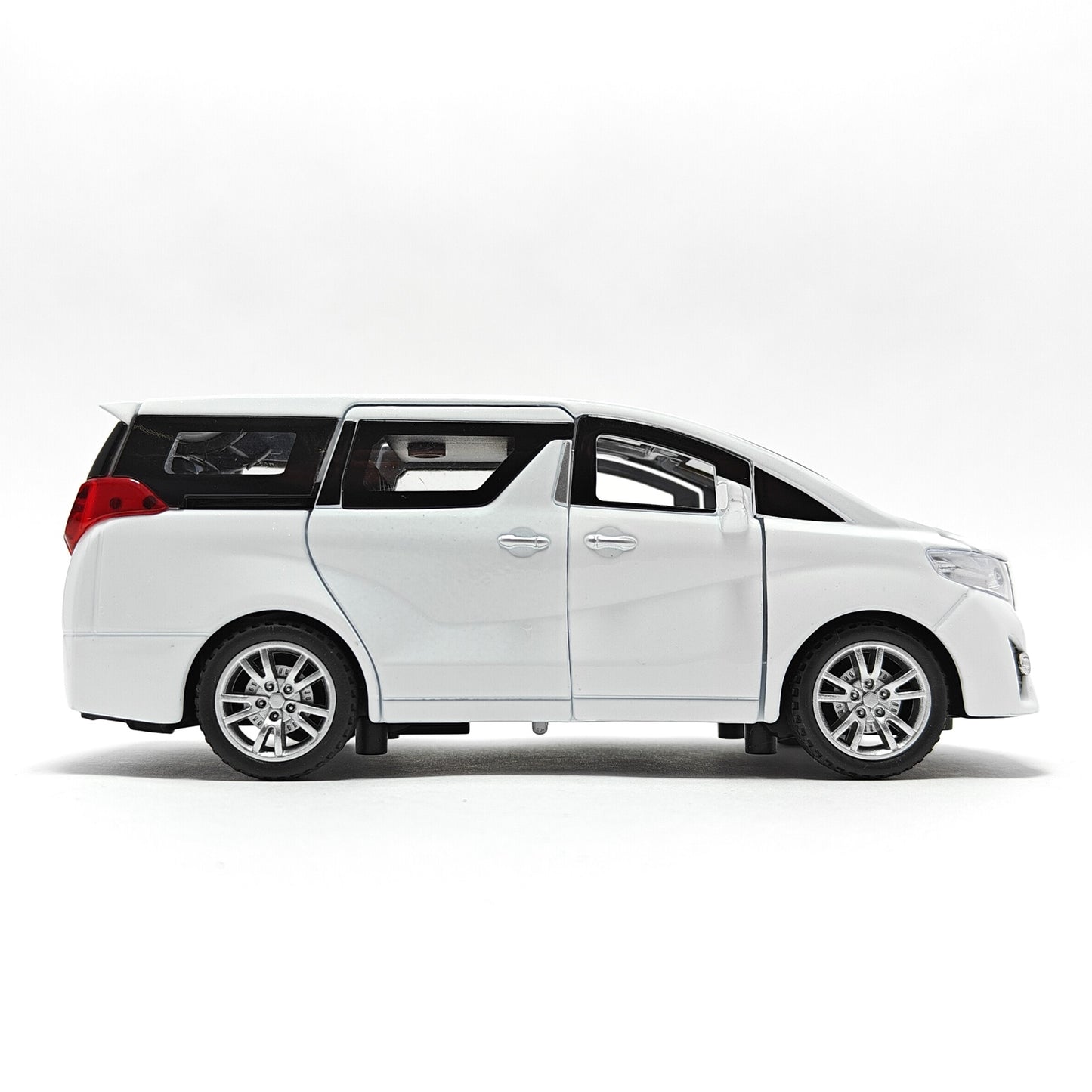 Toyota Alphard Metal Car Toys For Kids 1:32 [White]
